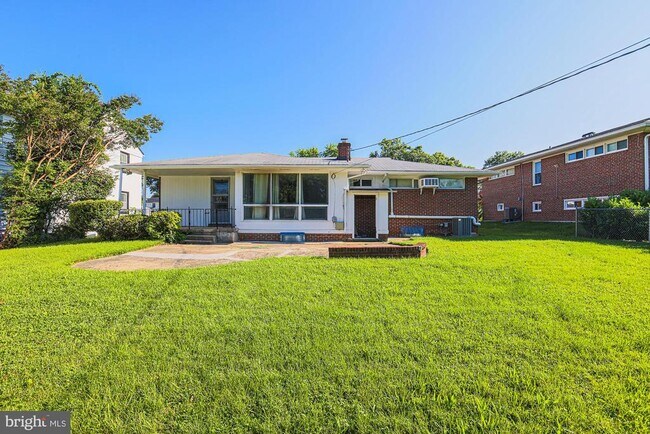 Building Photo - 3219 Northbrook Rd
