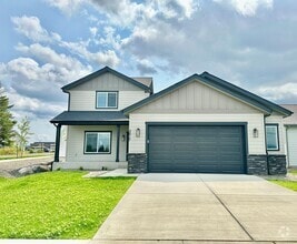 Building Photo - Newly Built 4-Bedroom Home | Chef’s Kitche...