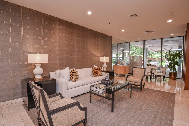 Building Photo - 15 Greenway Plz