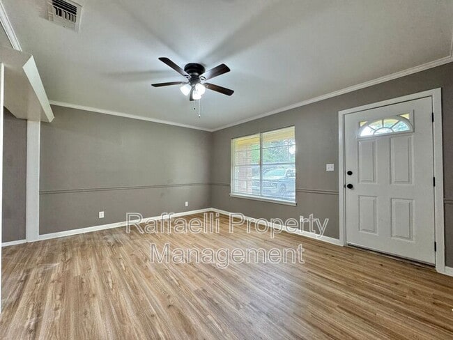 Building Photo - 3 Sidney Dr