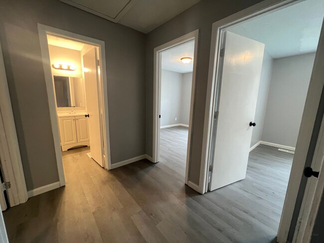 Building Photo - 440 30th Pl