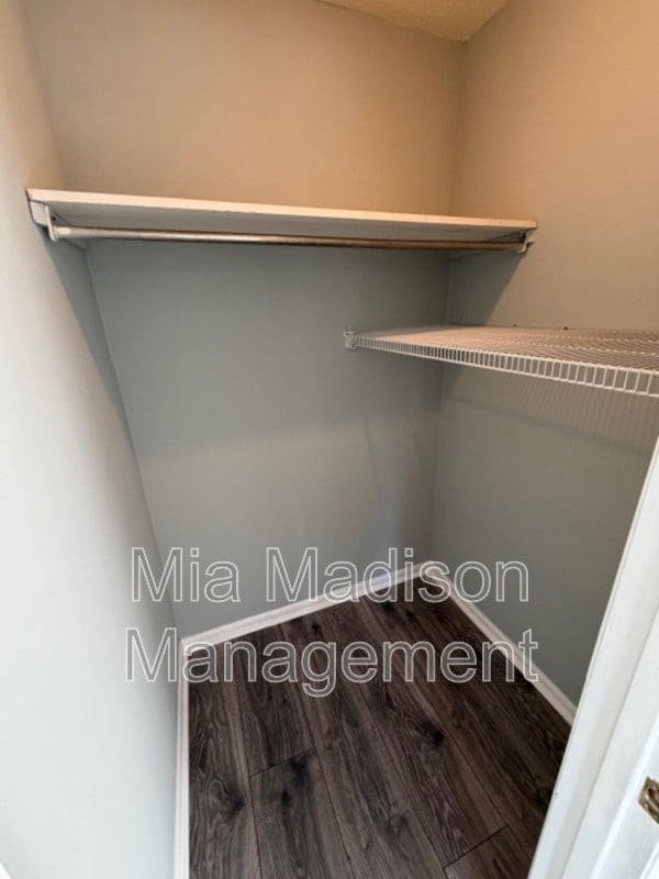 Building Photo - 527 Tibet Ave