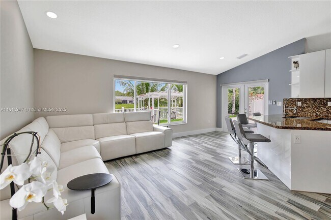Building Photo - 13440 SW 17th Ct