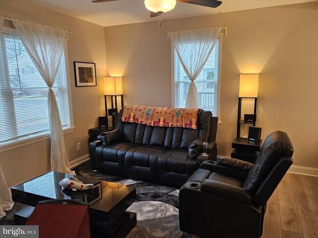 Building Photo - 404 W Wayne Ave