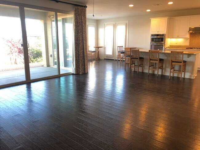 Building Photo - Stunning 4-Bedroom Home in the Desirable Gated Community of Laurel Point