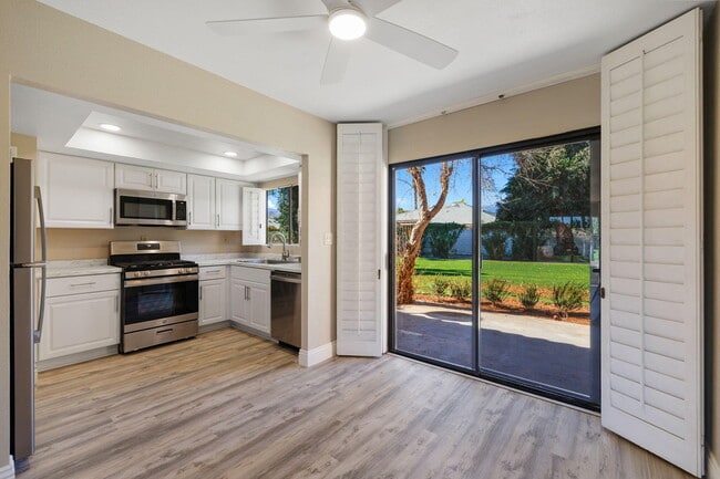 Building Photo - 41045 Largo
