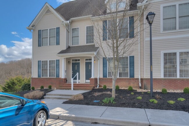 Building Photo - 250 Sheliah Ct