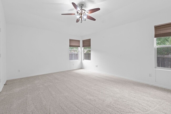 Building Photo - 909 Saba Cove