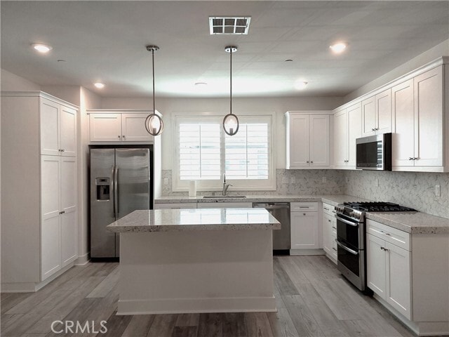Building Photo - 18289 Iris Ln