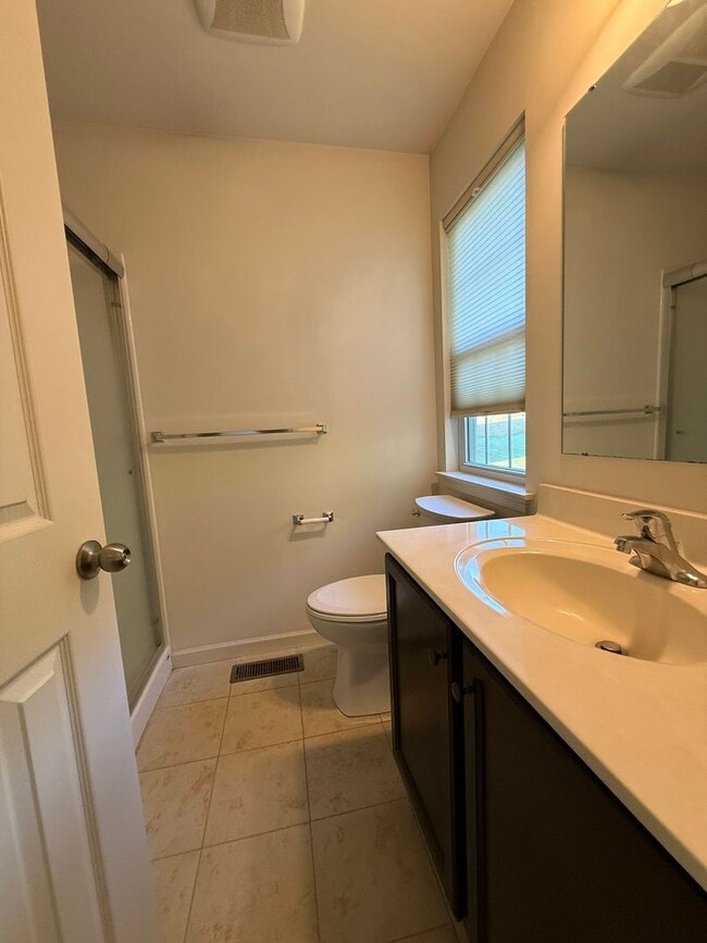 Building Photo - 136 Kestrel Ln