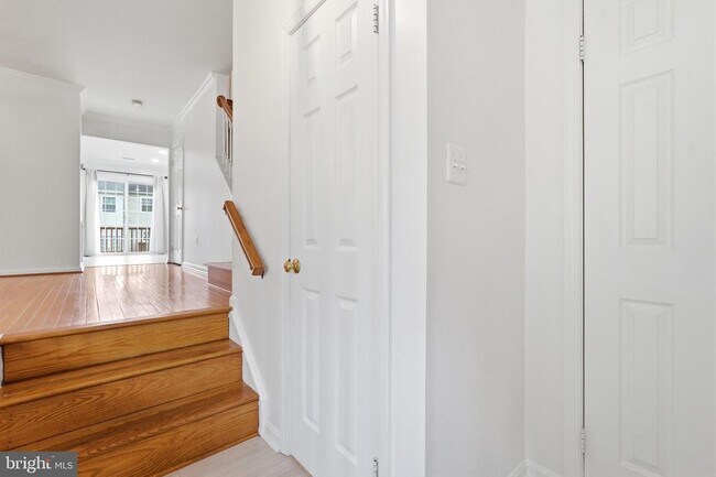 Building Photo - 9663 Franklin Woods Pl