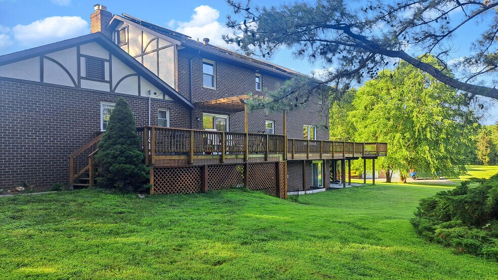 Building Photo - 6636 Isle of Skye Dr