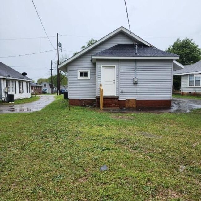Building Photo - Greer - 3Bd/2Ba, 1056 SF