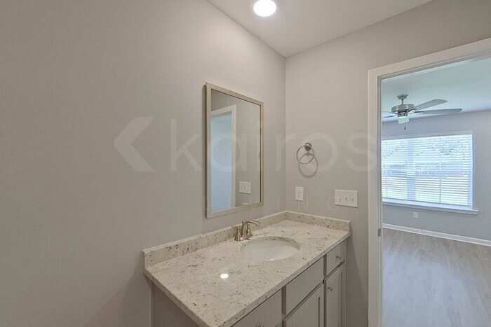 Building Photo - 133 Denise Dr