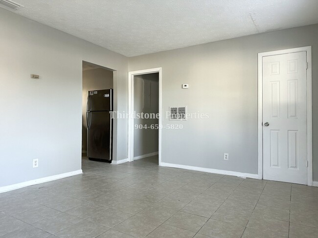 Building Photo - 2428 Miss Muffet Ln W