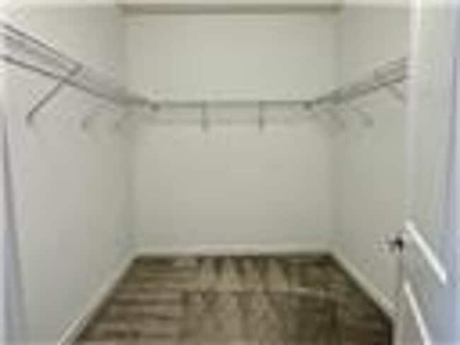 Building Photo - For Rent 3/2.5 townhome 2 Car Garage in Storey Lake,