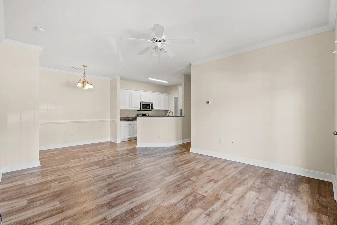 Building Photo - 2057 Silvercrest Dr