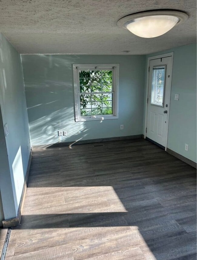 Building Photo - 6849 N Aurelius Rd