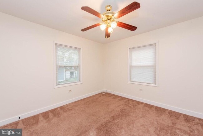 Building Photo - 919 Carroll Ave