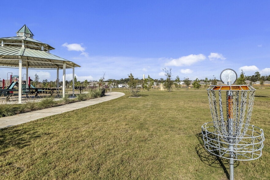 Building Photo - 16430 Honeysuckle Hl Dr