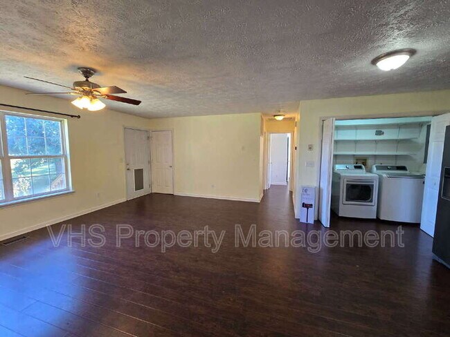 Building Photo - 10989 Muddy Run Ln