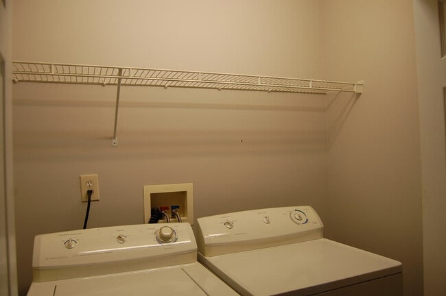 Building Photo - 31 Flower Break Rd