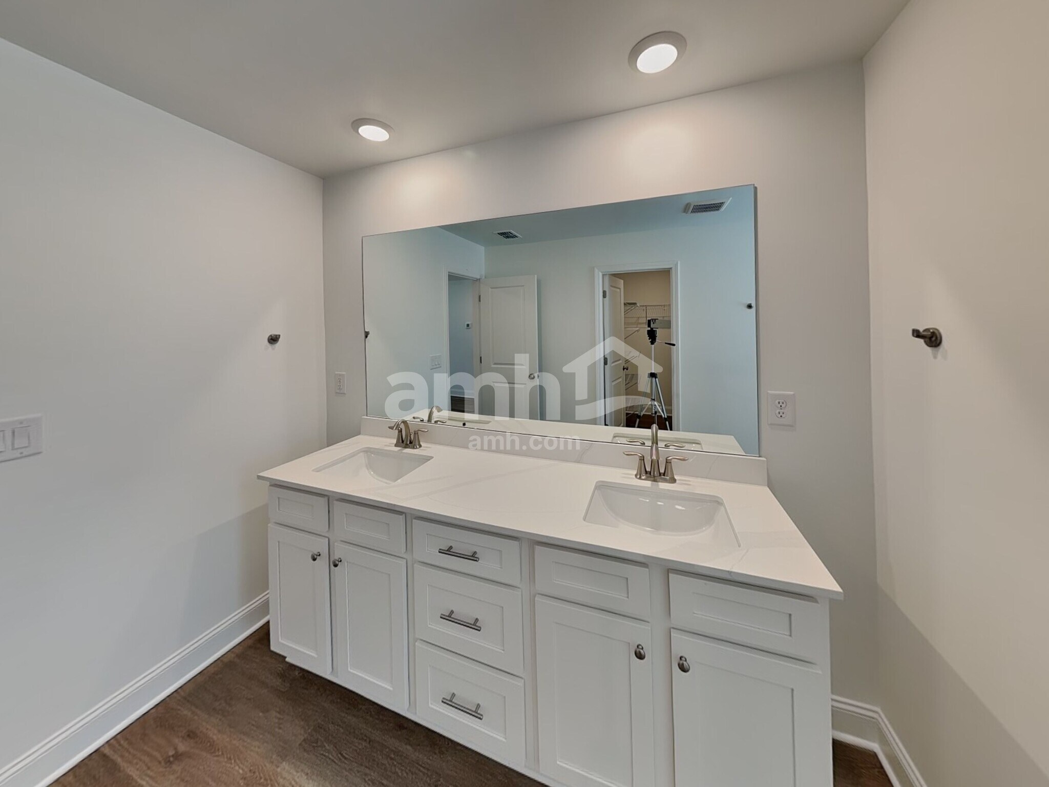 Building Photo - 945 Carnelian Ln
