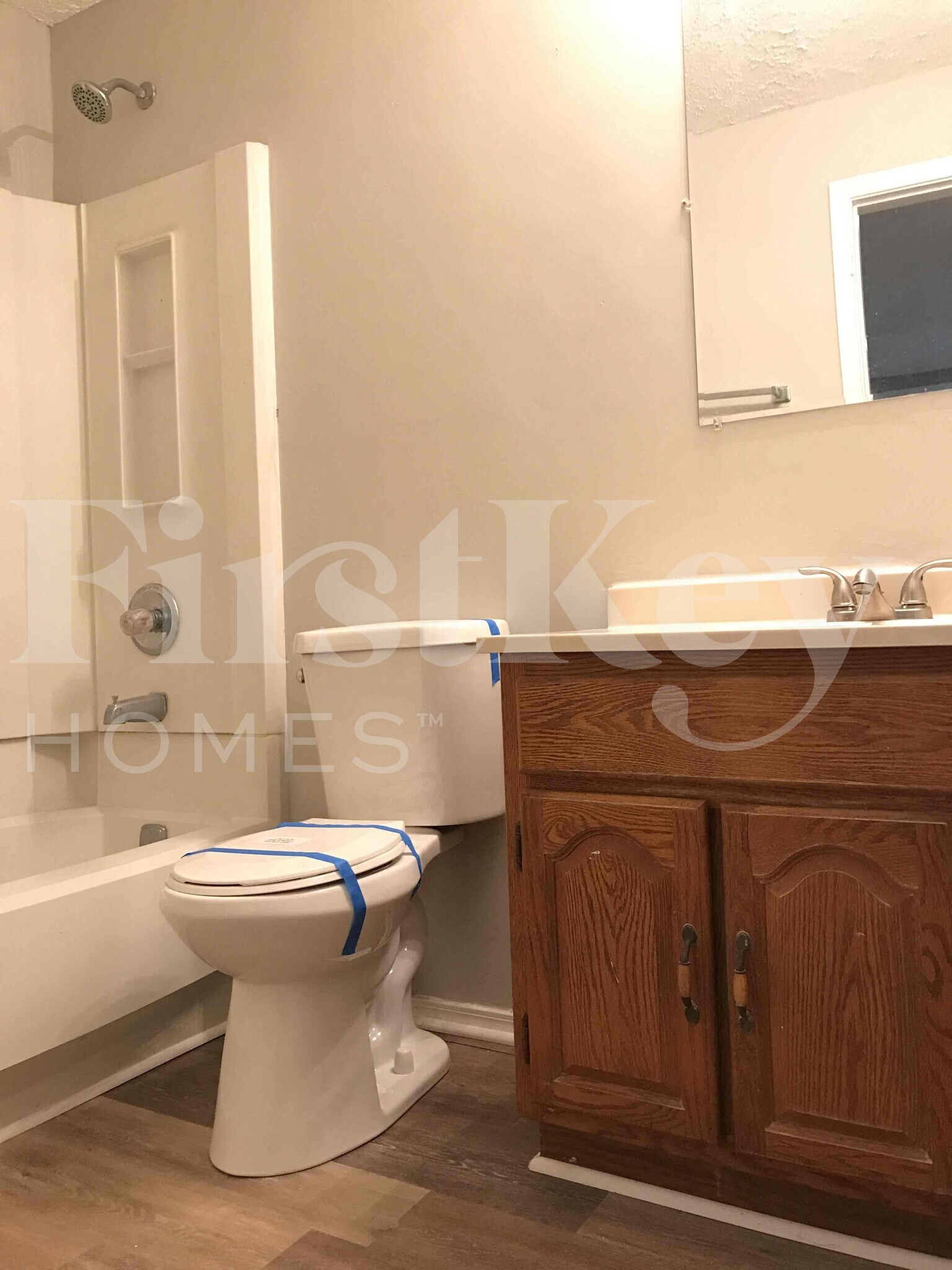 Building Photo - 1324 Lansdowne Rd