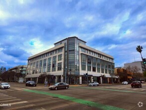 Building Photo - 175 S Lake Ave