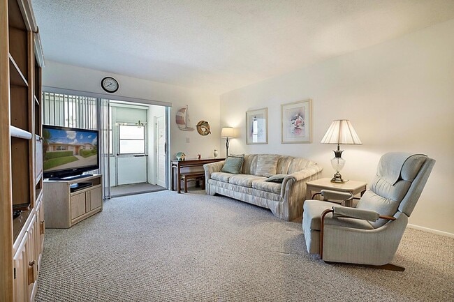 Building Photo - 2703 Dudley Dr W