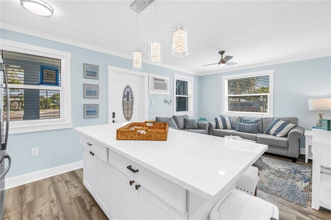 Building Photo - 6892 Gulf Winds Dr