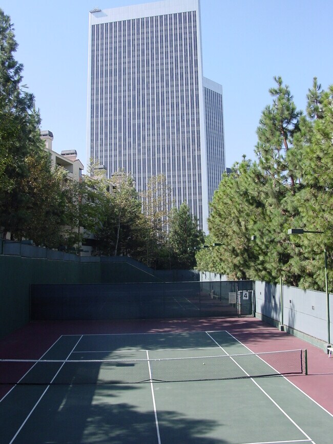Building Photo - 2142 Century Park Ln