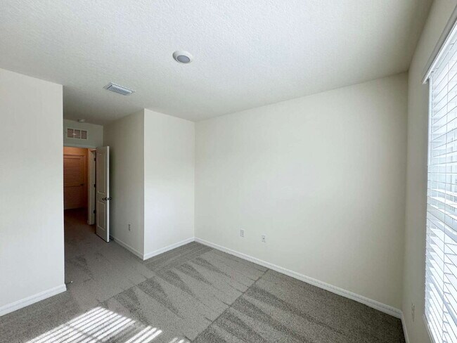 Building Photo - 33031 Tulip Petal Ln