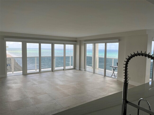 Building Photo - 3500 Galt Ocean Dr