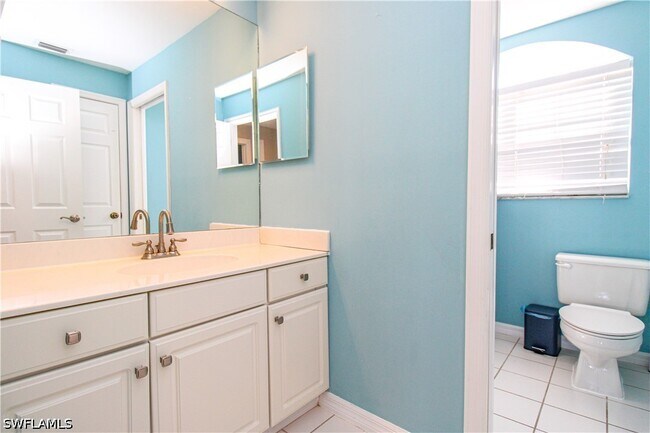 Building Photo - 135 Lady Palm Dr