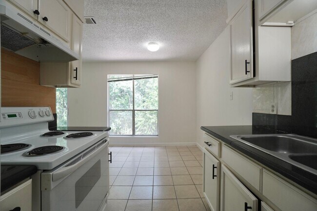 Building Photo - 2906 Sweeney Ln