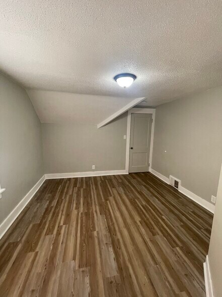 Building Photo - 2608 N 40th St