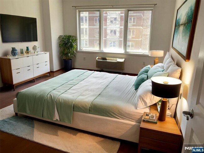 Building Photo - 2207 City