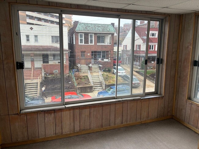 Building Photo - 345 Coltart Ave