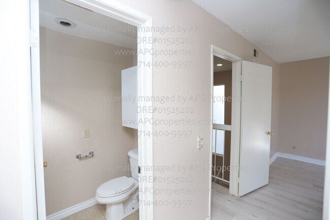 Building Photo - 2000 W Palmyra Ave