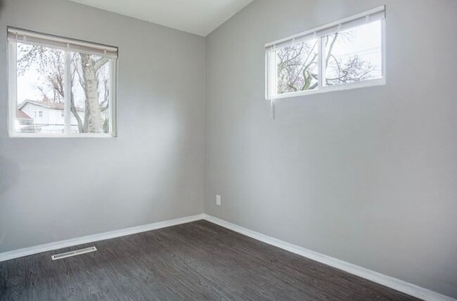 Building Photo - COMING SOON! 3 Bed 1 Bath home in Kansas C...