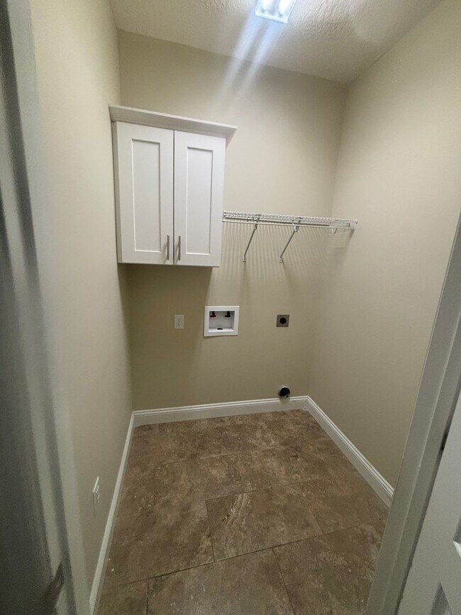 Building Photo - Home in Knights Landing