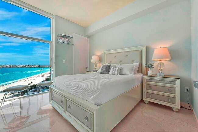 Building Photo - 18101 Collins Ave