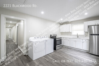 Building Photo - 2221 Blackwood Rd