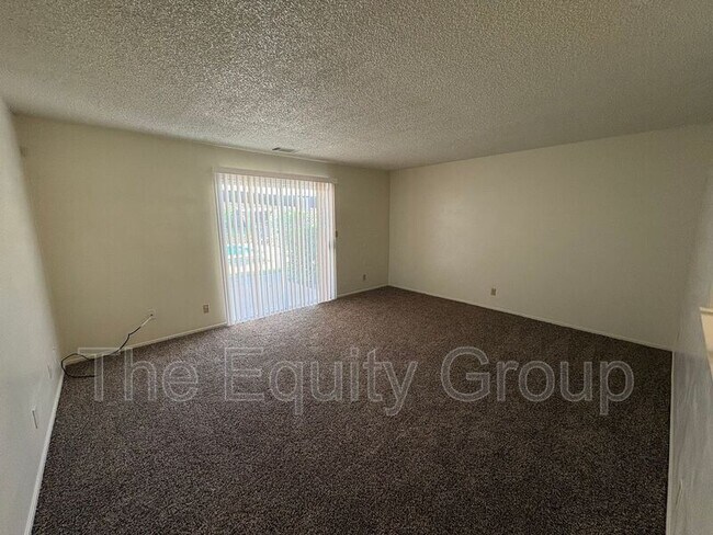 Building Photo - 3924 W Hillsdale Ct