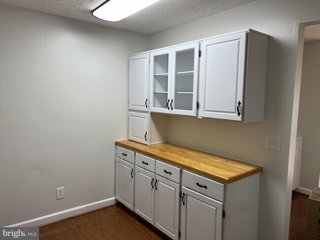 Building Photo - 12002 Ridge Knoll Dr