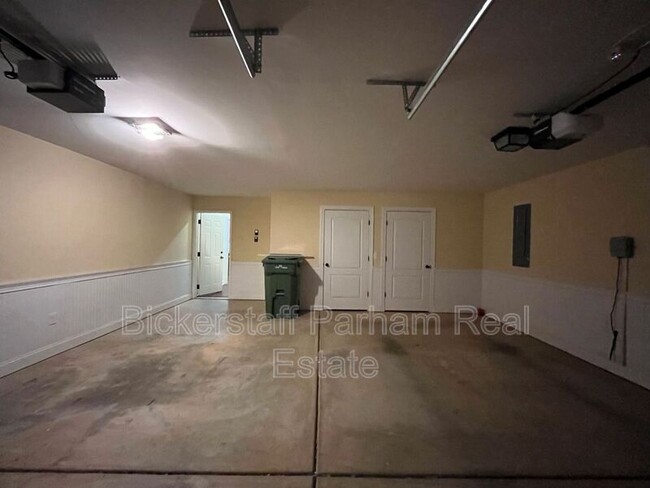 Building Photo - 7073 Spring Walk Dr