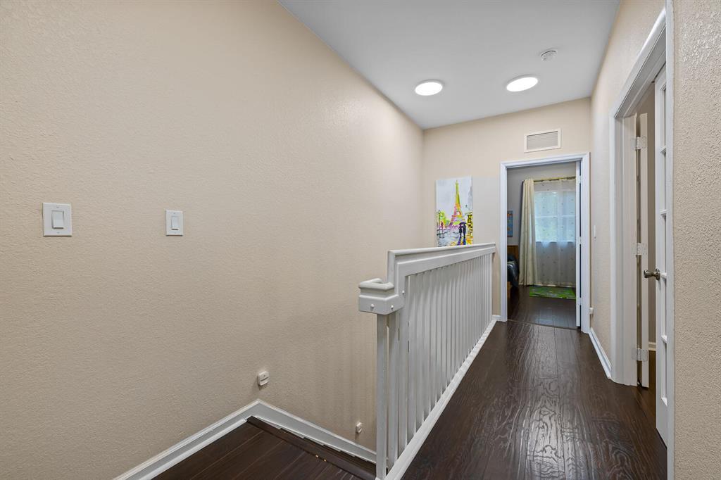 Building Photo - 8313 Santa Monica Ter