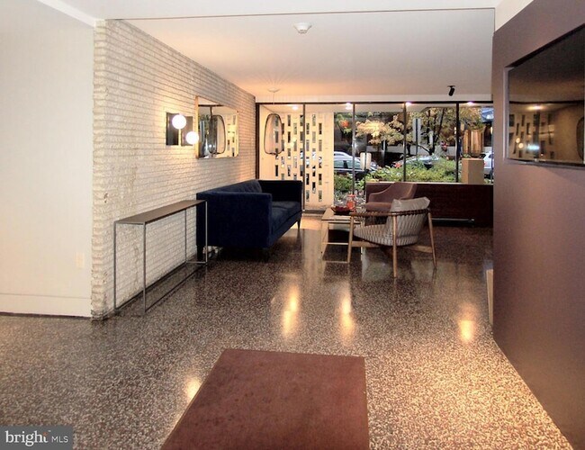 Building Photo - 1440 N Street NW Unit 812