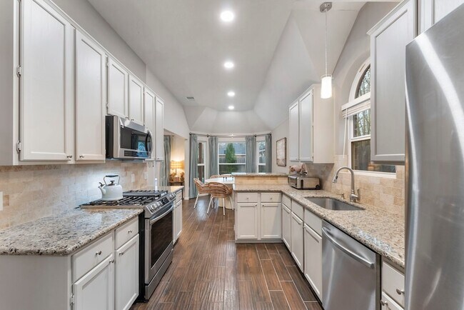 Building Photo - 25003 Burgh Castle Dr